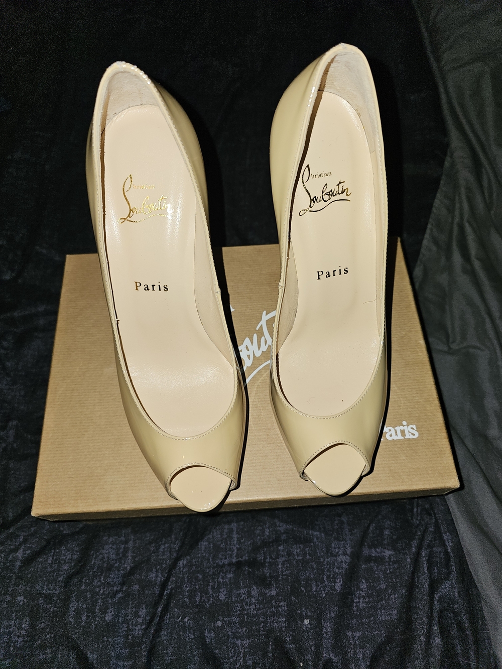 Authentic Christian Louboutin Palais Royal 120 patent leather platform peep-toe